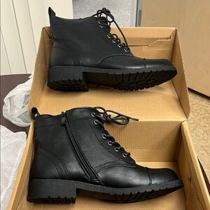 Vepose New York Black Lace-Up Ankle Boots Brand New in Box